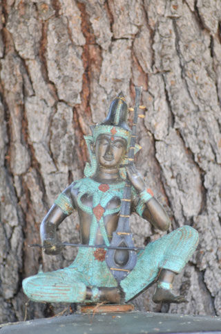 Photos
                            taken in A mode at f/2.8 105mm lens