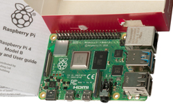 ADS-B CanaKit Respberry Pi 4 Starter Kit
                      (32GB, Black Case, 4 GB Ram) & extra 32GB
                      card