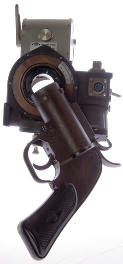 AN-M8
                      Pyrotechnic Flare Pistol