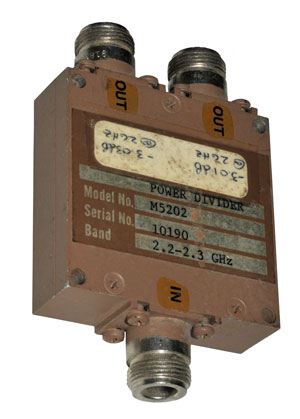 Aertech M5202
Power Divider