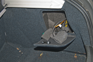 2003 Mercedes Benz C230 Kompressor right rear
                  quarter panel cell phone cabling