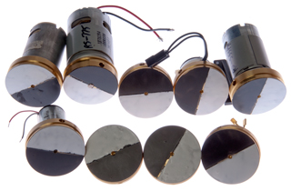 Small DC PM Motors with
Flywheel & Black-White paint