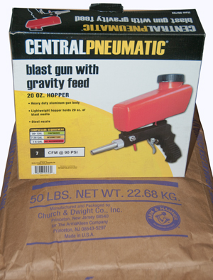 Harbor
Freight 95793 Gravity Feed Blast Gun