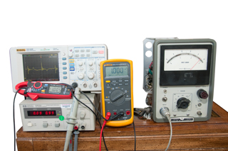 HP 428 Clip-on
Milliammeter Magnetometer