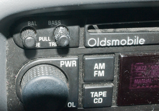 Intrigue Radio
                  Bass/Trebble Knob Repaired