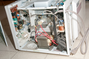 GE Dual Wave III
                  Microwave Oven JE1468K