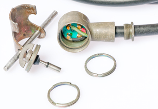 MW10M(M)A17 military vehicle 24 Volt Power Plug
                    Opened