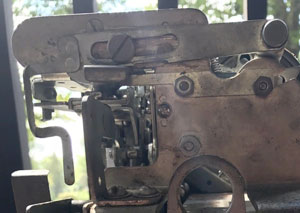 Mills Vest
                      Pocket Slot Machine - Trade Stimulator