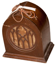 Peerless
                      Speaker Mfg. by United Radio Corp. under
                      Lektophone Patents