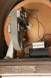 Peerless
                      Speaker Mfg. by United Radio Corp. under
                      Lektophone Patents