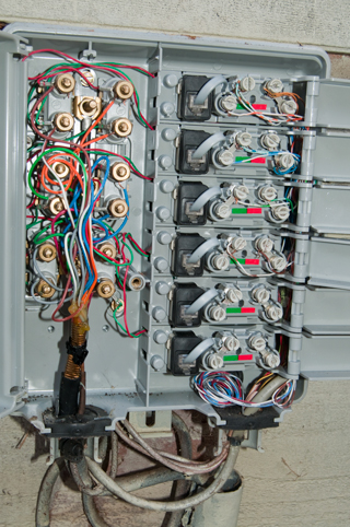 Brooke's
                      Guide to Utility Poles