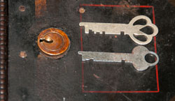 Safe Box w/
                      2-lever lock