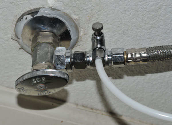 Leak in Sunpentown
        SB-2015L fitting