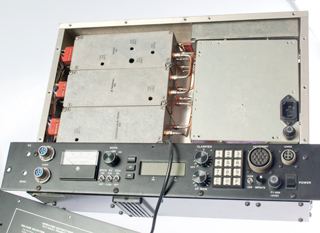 TW100F/AT
                  Transworld Datron Fly Away H.F. Radio Inside view 3