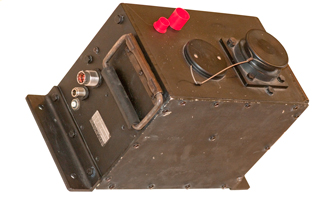 Trivec-Avant AV 2095 UHF Satcom Antenna System
                    Antenna Positioner