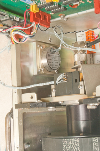 Trivec-Avant AV 2095 UHF Satcom Antenna System