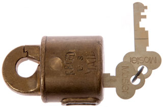 USPO USPS
                      Counter Padlock