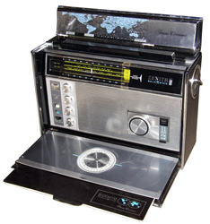 Zenith 7000 Trans-Oceanic Portable Radio